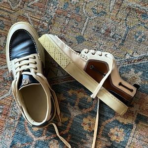 Lightly used men’s 8.5 Gucci boat shoes